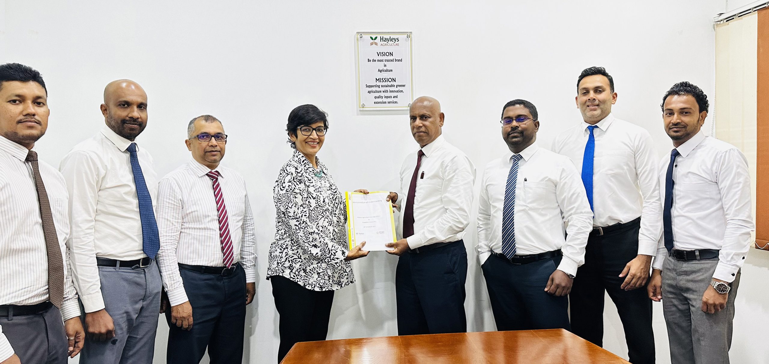 Siyapatha Finance signs MoU with Hayleys Agriculture Holdings to boost agriculture with exclusive machinery deals